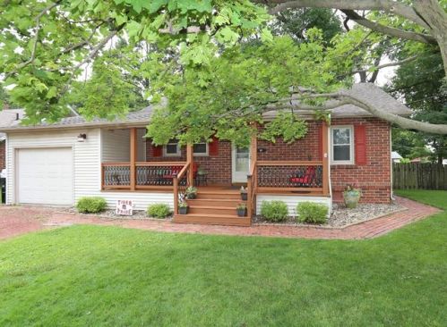 412 15th St, Adel, IA 50003-1017