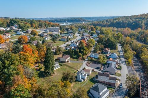 683 1st Ave, Bridgeville PA  15017-1341 exterior