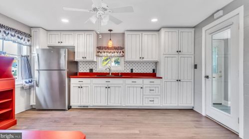 1509 Trindle Rd, Carlisle PA  17015-9713 exterior