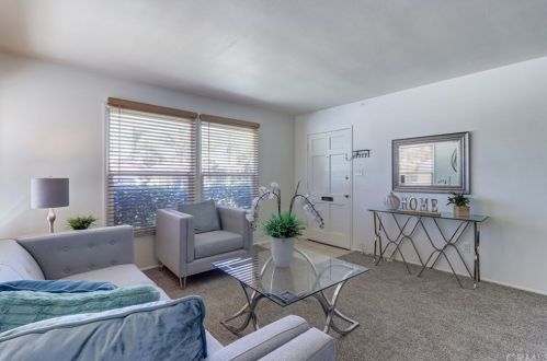 9122 Olive St, Bellflower CA  90706-4450 exterior