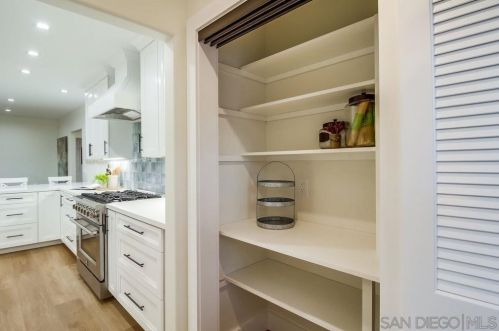 3124 Dumas St, San Diego CA 92106-1318 exterior