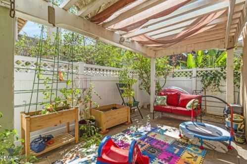 508 Madrina Pl, Oxnard CA  93030-3781 exterior