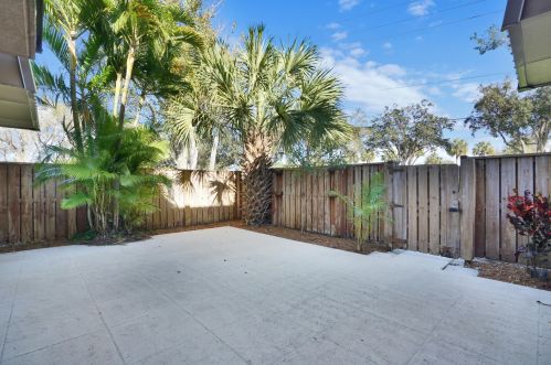 5006 50th Way, West Palm Beach, FL 33409-7125
