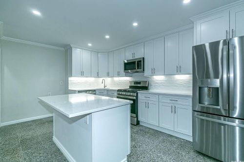 34 5th Ave, New Hyde Park NY  11040-5004 exterior