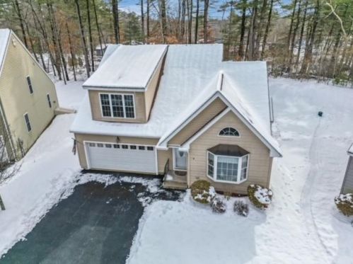 36 Town Village Dr, Salem, NH 03079-3288