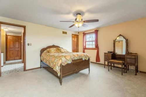 4876 Ottawa Ct, Gibsonia PA  15044-8274 exterior