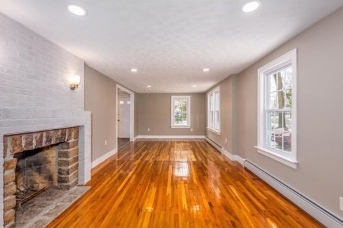 109 St, Auburn MA 01501-2748 exterior