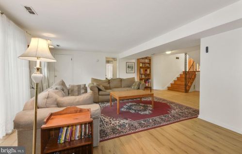 608 Parry Rd, Riverton NJ  08077 exterior