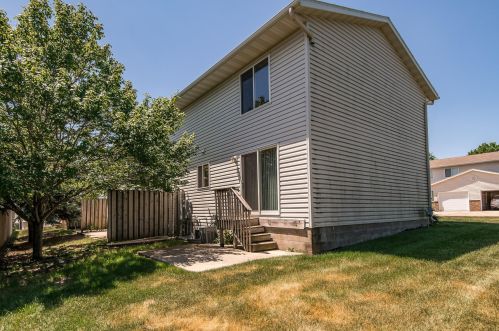 327 10th Ave, Byron, MN 55920-1395