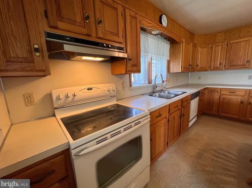 281 Gernants Church Rd, Dauberville PA  19533-8610 exterior