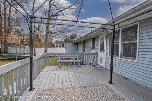 1311 Norwood St, Lacey NJ  08731-4105 exterior