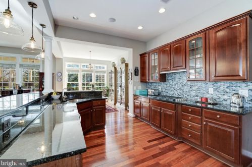 19376 Ml Dm Pl, Leesburg VA 20176-1637 exterior