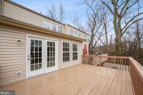 132 Cambridge Ct, West Deptford NJ  08096-6884 exterior