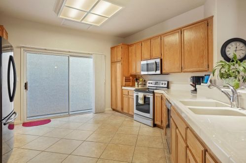 691 Diamond Glen Cir, Folsom CA 95630-3157 exterior