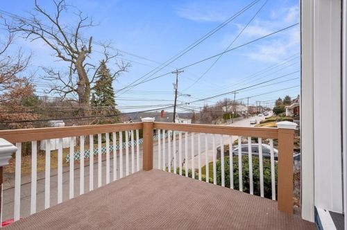 637 Bigelow St, Pittsburgh PA  15207-1205 exterior