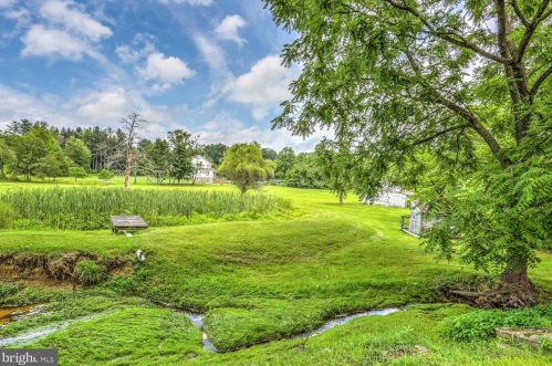 210 Hoernerstown Rd, Hummelstown PA  17036-9503 exterior