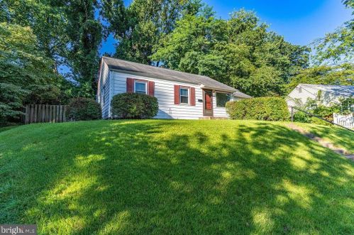 7713 Lunceford Ln, Falls Church, VA 22043-1207