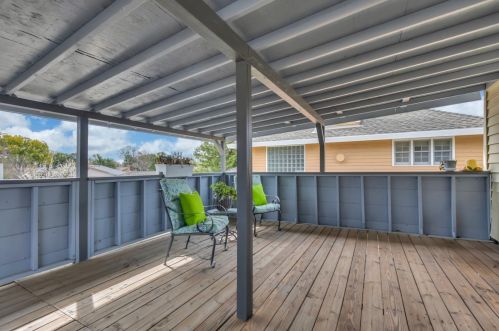 9020 Grove St, Elk Grove CA  95624-2318 exterior