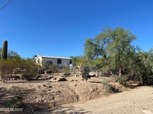 3811 Bilby Rd, Tucson AZ 85706-4506 exterior