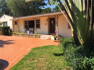 13420 Miami Ct, Miami, FL 33168-4739