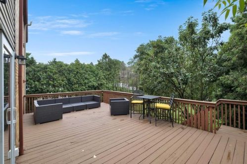 205 Woodland Ave, Glenshaw PA  15116-2010 exterior