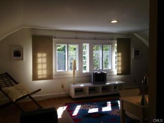 1 Sipperleys Hill Rd, Westport CT  06880-1245 exterior