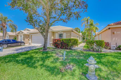 8415 Cargill Pt, West Palm Beach, FL 33411-5513
