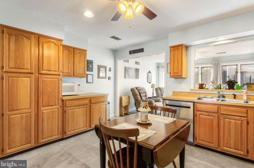 434 Deerfield Dr, Hanover PA  17331-5203 exterior