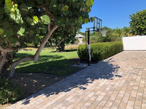 2230 Camino Del Mar Dr, Sanibel FL  33957-6396 exterior