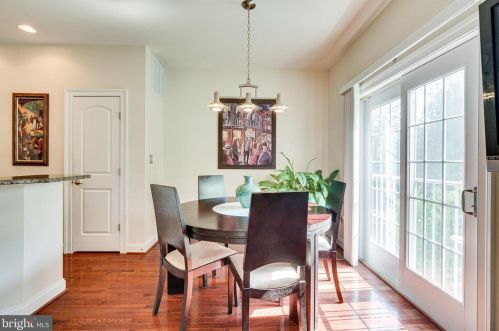 6857 Hartzell Hill Ln, Haymarket VA  20169-4944 exterior