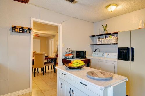 3244 Townsend Dr, Fort Worth TX  76110-3718 exterior