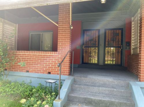 5704 Hampton St, Pittsburgh, PA 15206-1640