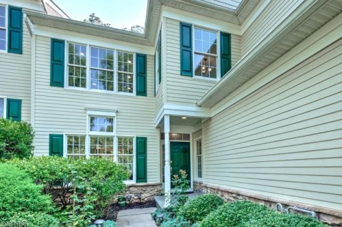 1003 Farley Rd, White House Station, NJ 08889-5033