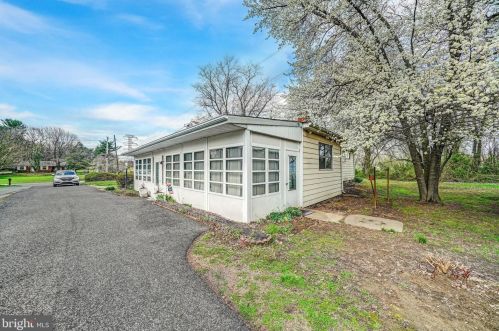 1527 Bear Corbitt Rd, Bear DE  19701-1529 exterior