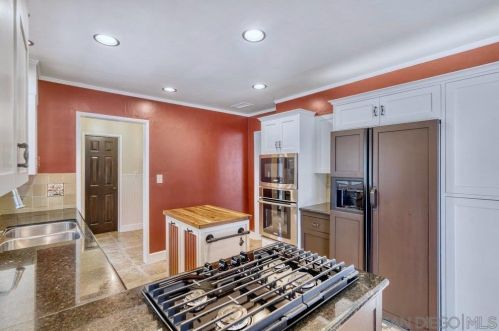 6034 Lancaster Dr, San Diego CA 92120-4537 exterior