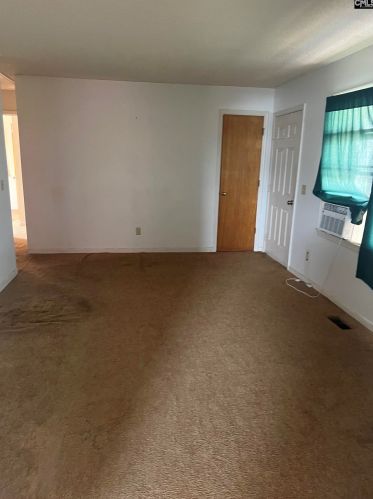 128 Cross Hill Rd, Lexington, SC 29073-8657