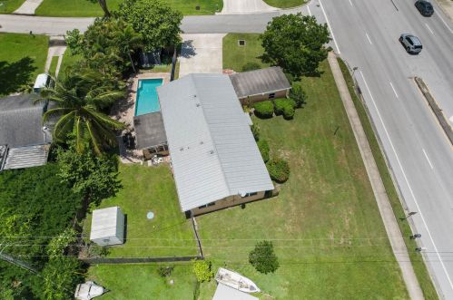 774 Prima Vista Blvd, Fort Pierce FL  34952-2275 exterior