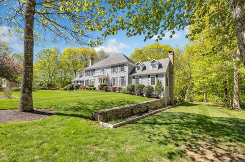 140 Old Stonewall Rd, Bridgeport, CT 06612-1074