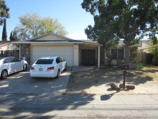 8333 Newfield Cir, Sacramento, CA 95828-4916