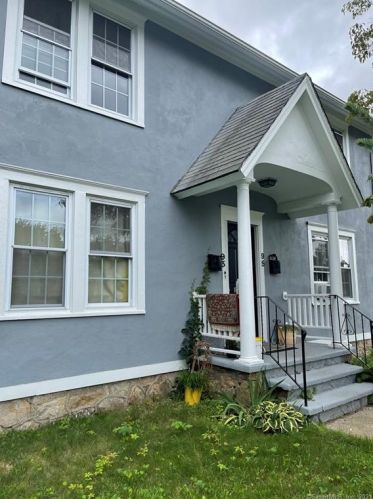 93 Oxford St, Bridgeport, CT 06606-1940