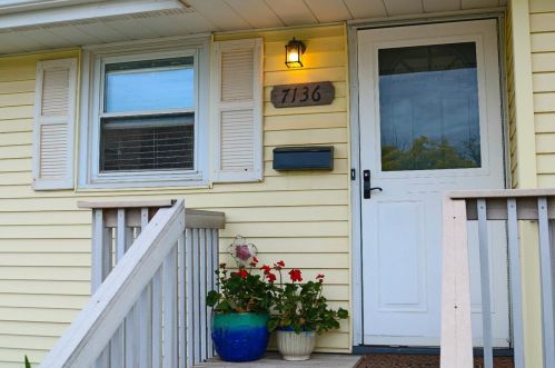 7136 Colorado Ave, Hammond, IN 46323-2333