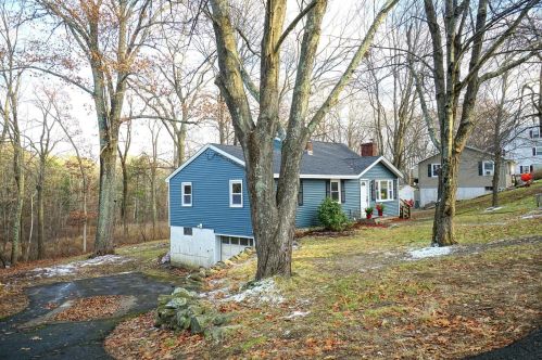 43 Joseph Rd, Salem NH  03079-2021 exterior