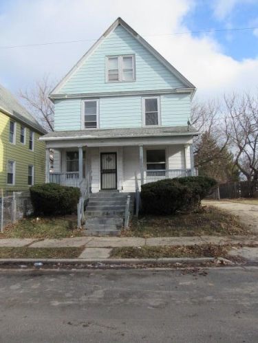 2036 22nd St, Milwaukee, WI 53205-1104