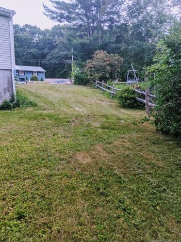 9 Teecomwas Dr, Uncasville, CT 06382-1823