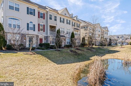 722 Chevington Ct, Woodbridge, VA 22191-1473