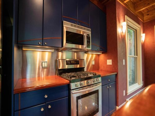 1044 Plain Rd, Hinsdale NH  03451-2150 exterior