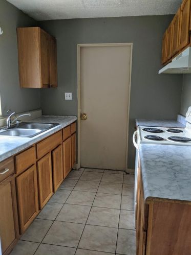 4605 Seybold Ave, Orlando, FL 32808-1923