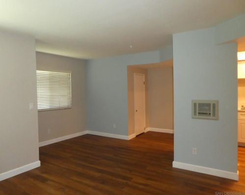 1676 Chalcedony St, San Diego CA 92109-3115 exterior