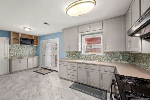 1380 Greenfield Dr, El Cajon CA 92021-3518 exterior