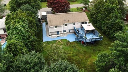 3 Crestwood Rd, Leicester, MA 01524-1601